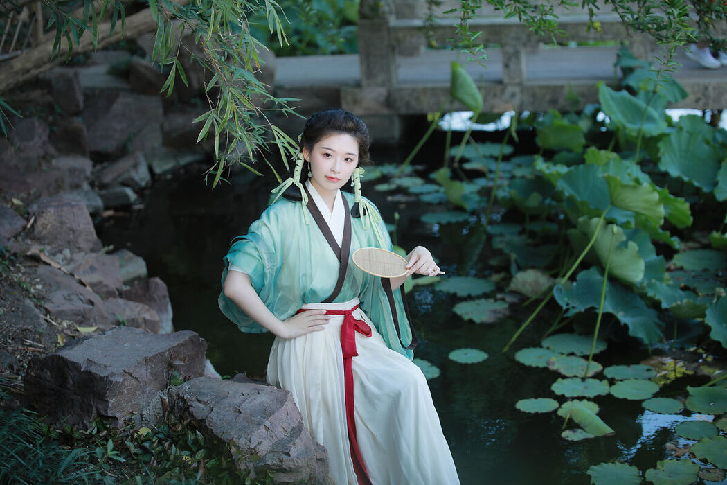 YiTuYu艺图语 Vol.7987 Miao Miao Jia De Xiao Yu Gan