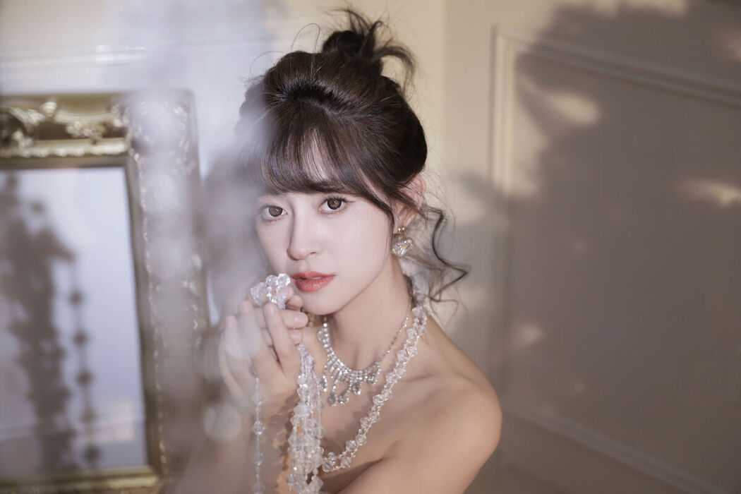 YiTuYu艺图语 Vol.7964 Yi Xuan