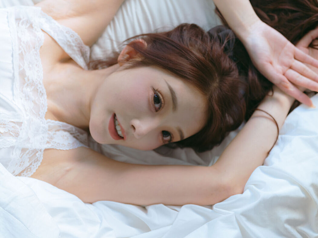 YiTuYu艺图语 Vol.8016 Wen Wen Zi
