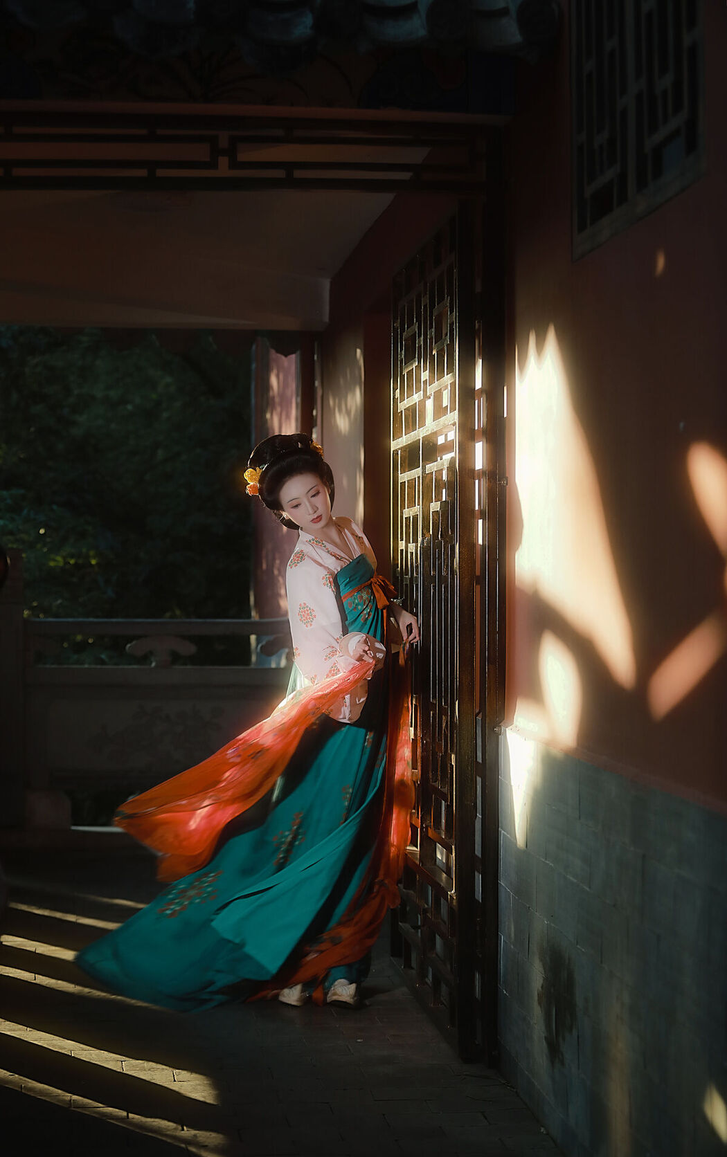 YiTuYu艺图语 Vol.7927 Yu Jin