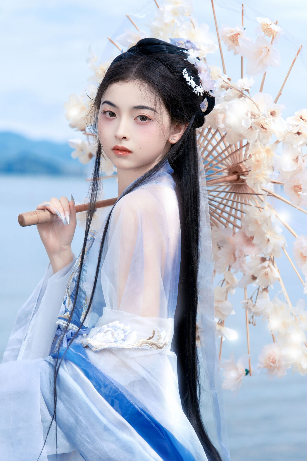 YiTuYu艺图语 Vol.8010 Xing Xing Xiong