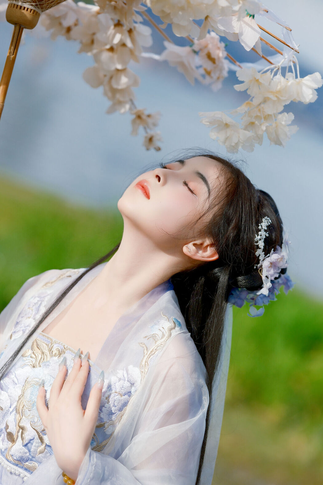 YiTuYu艺图语 Vol.8010 Xing Xing Xiong
