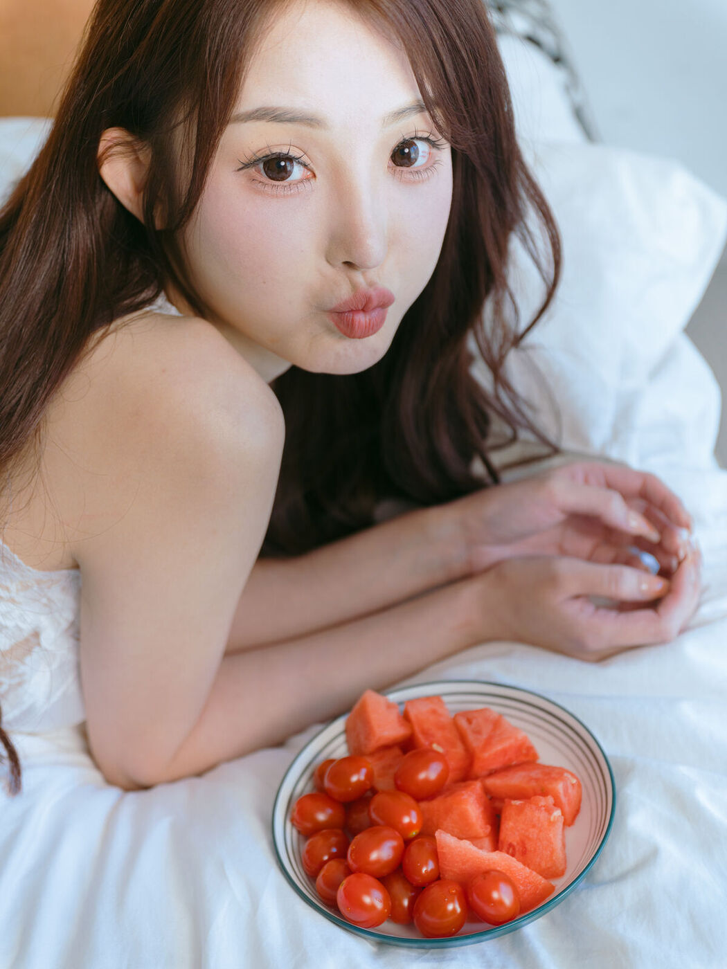 YiTuYu艺图语 Vol.8016 Wen Wen Zi