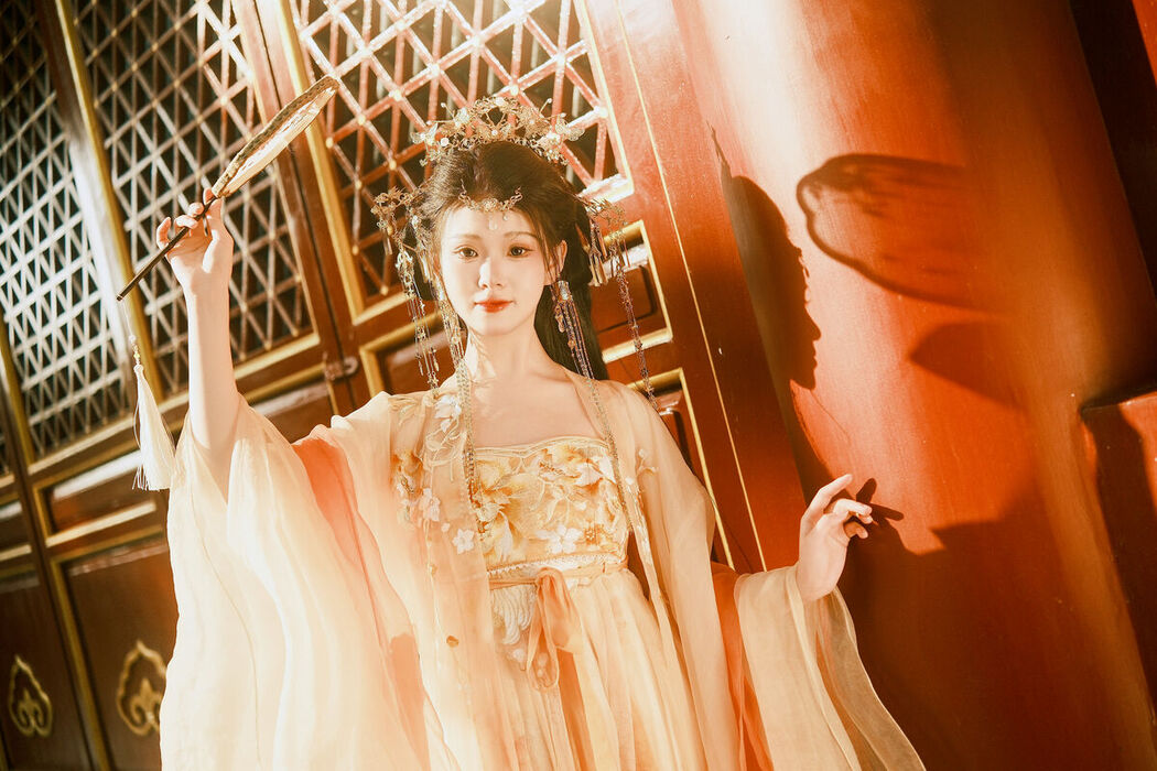 YiTuYu艺图语 Vol.8002 Yue Li