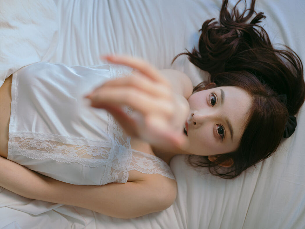 YiTuYu艺图语 Vol.8016 Wen Wen Zi