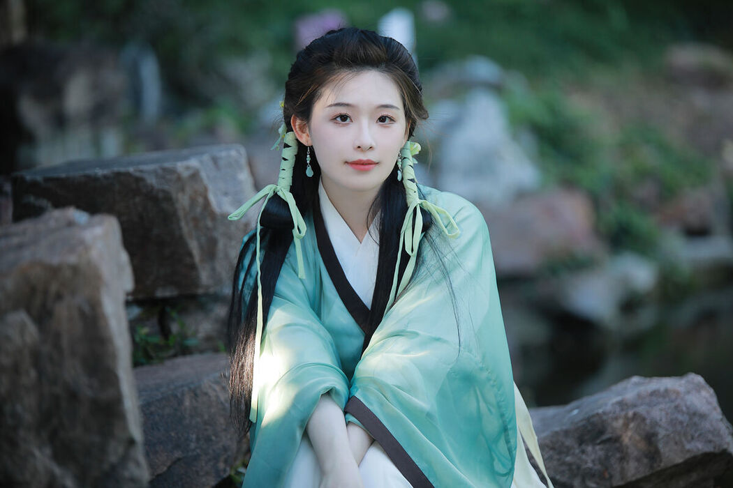 YiTuYu艺图语 Vol.7987 Miao Miao Jia De Xiao Yu Gan