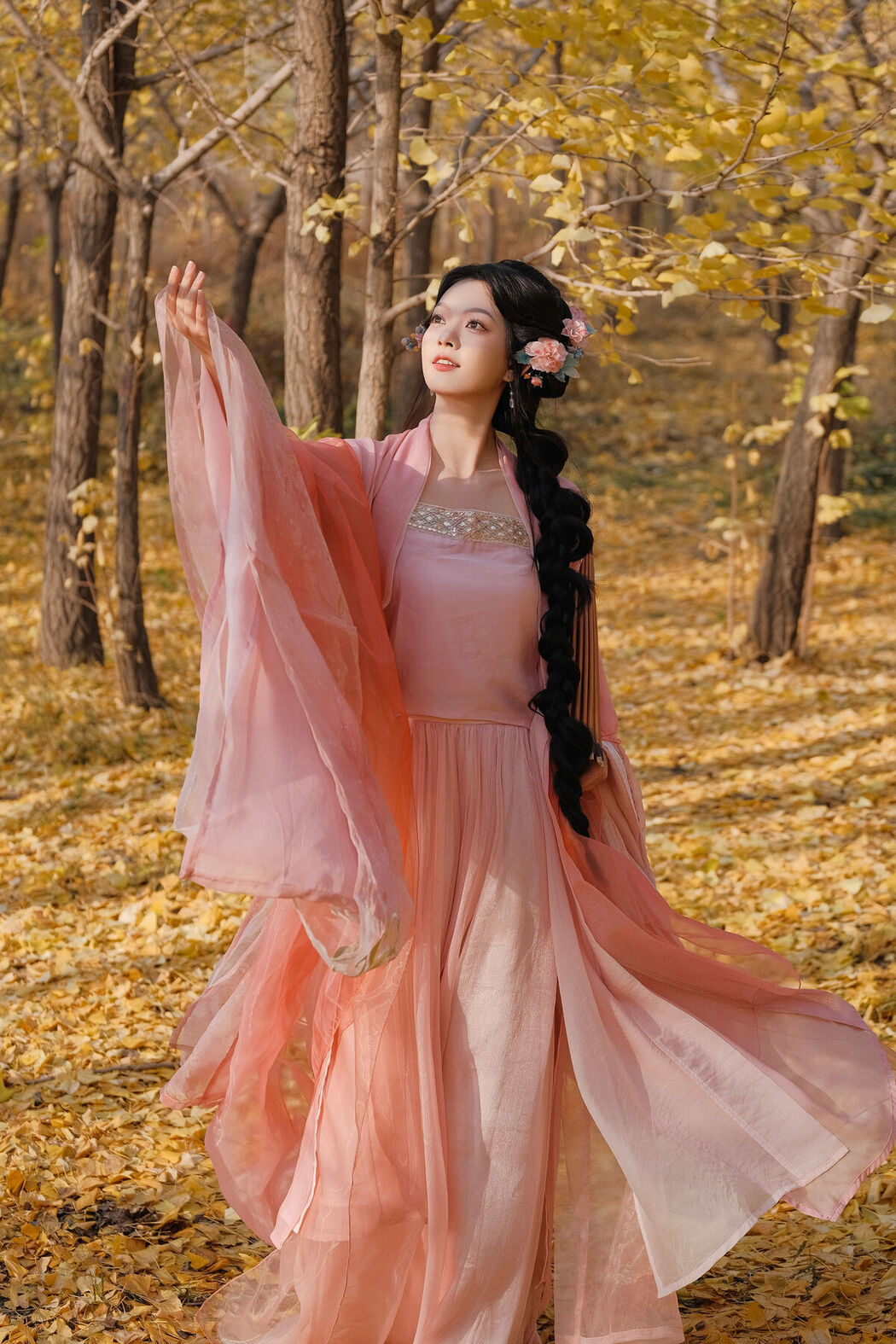 YiTuYu艺图语 Vol.7992 Qiu Qiu