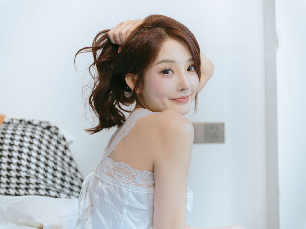 YiTuYu艺图语 Vol.8016 Wen Wen Zi