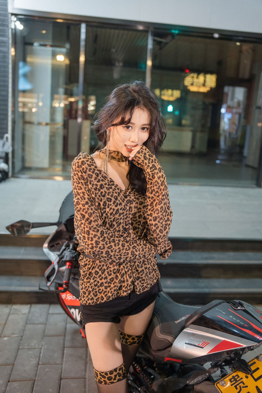 YiTuYu艺图语 Vol.7975 Jiao Wo GG