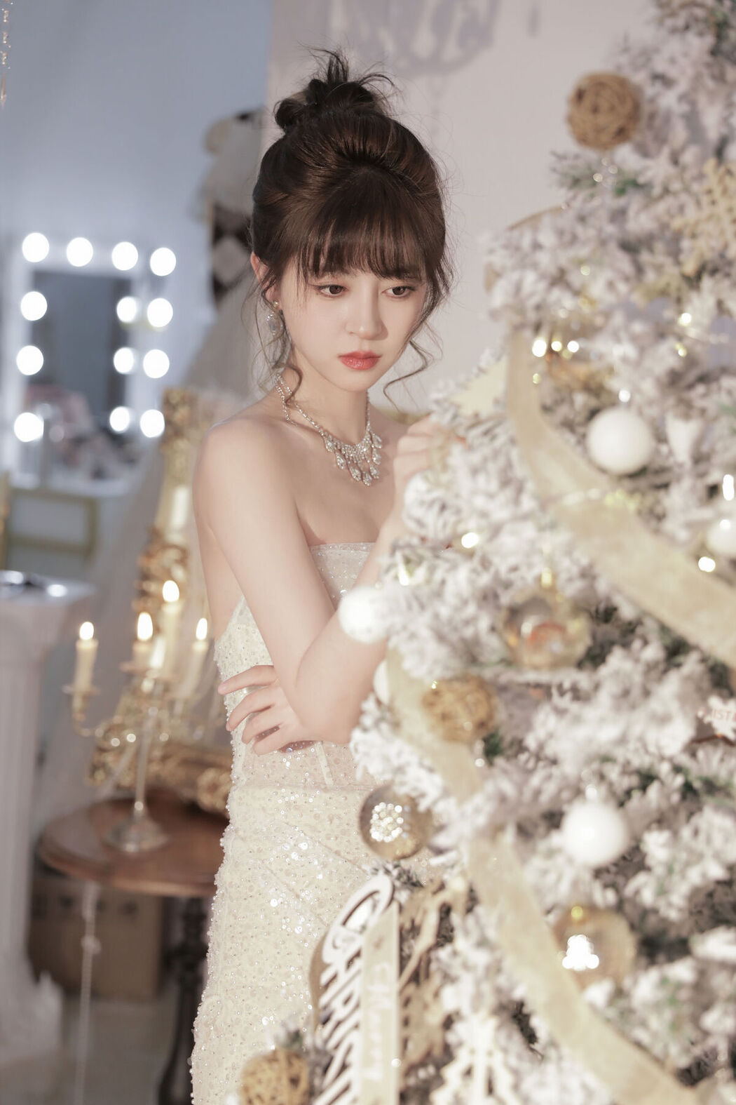 YiTuYu艺图语 Vol.7964 Yi Xuan
