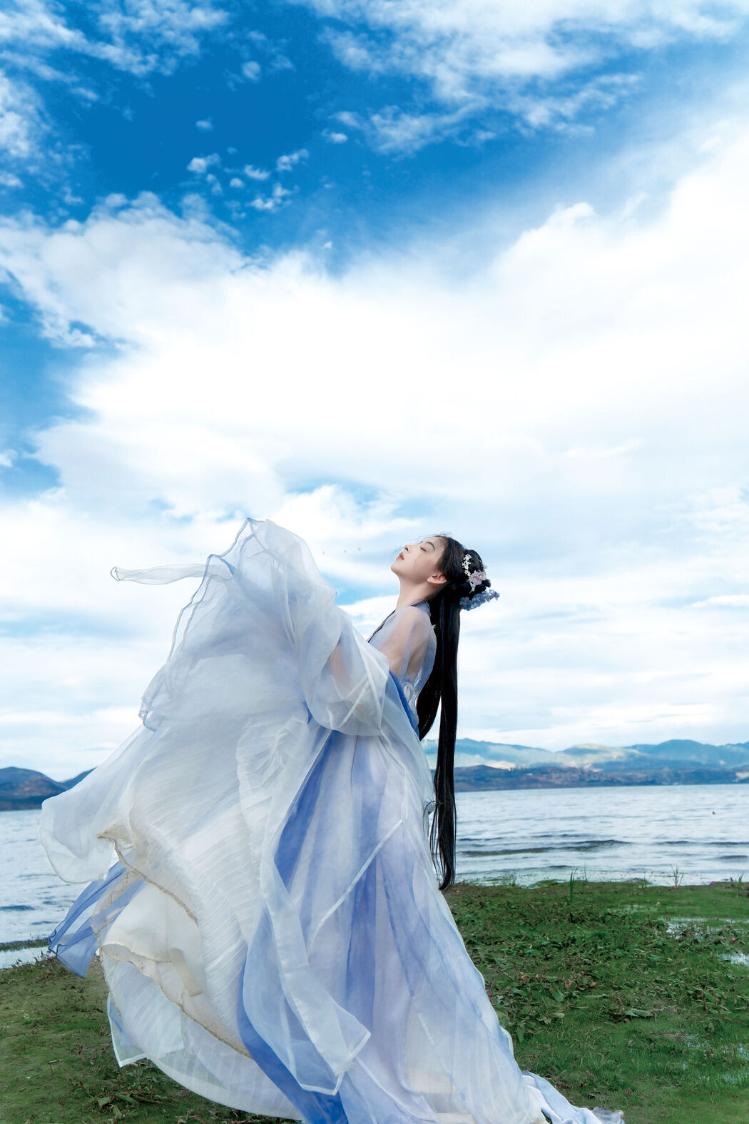 YiTuYu艺图语 Vol.8010 Xing Xing Xiong