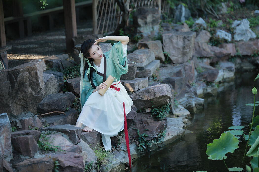 YiTuYu艺图语 Vol.7987 Miao Miao Jia De Xiao Yu Gan