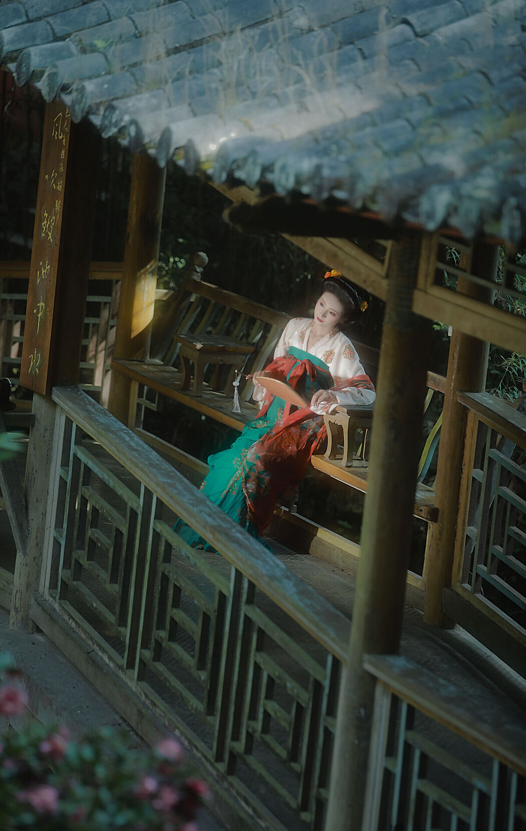 YiTuYu艺图语 Vol.7927 Yu Jin