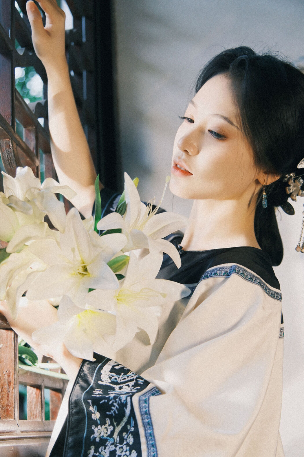 YiTuYu艺图语 Vol.8023 Zhu Zhu