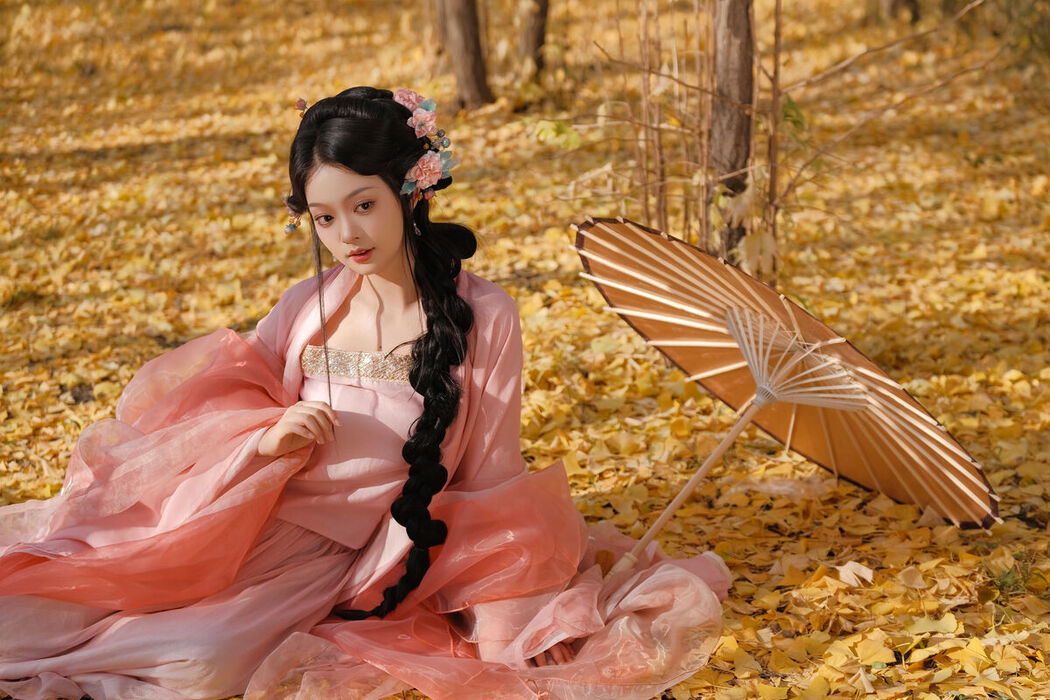 YiTuYu艺图语 Vol.7992 Qiu Qiu