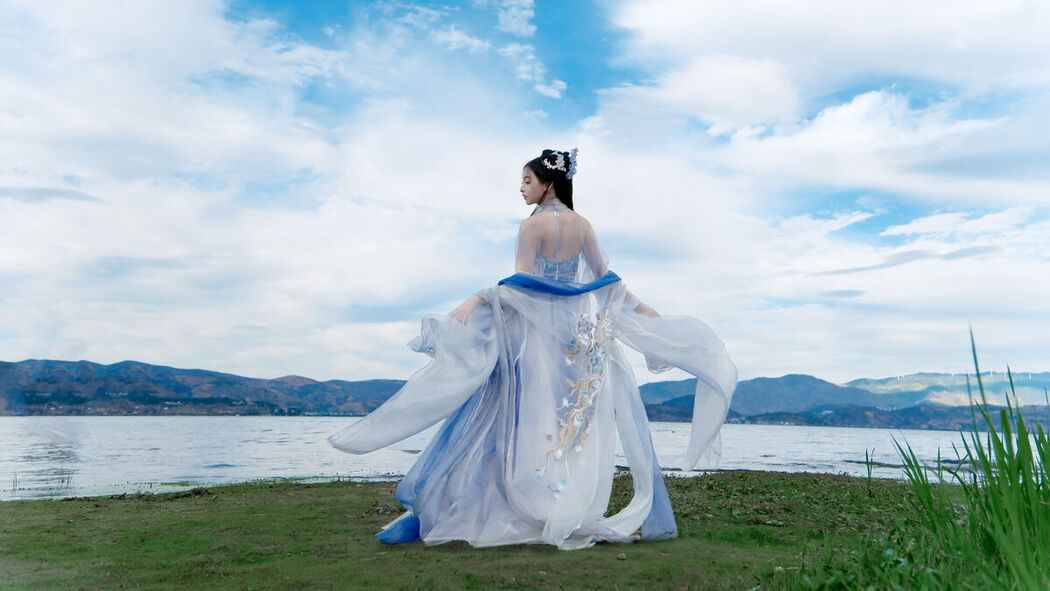 YiTuYu艺图语 Vol.8010 Xing Xing Xiong