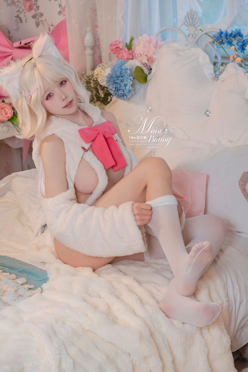 Coser@黏黏团子兔 – 02月作品『他的猫』 (76P – 1V)