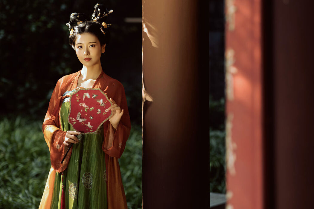 YiTuYu艺图语 Vol.8033 Mo Lu