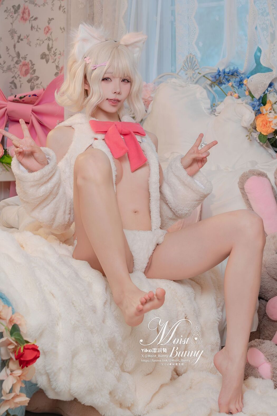 Coser@黏黏团子兔 – 02月作品『他的猫』 (76P – 1V)
