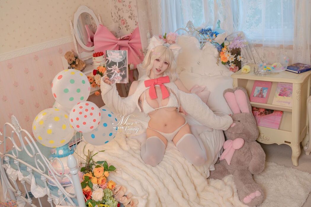 Coser@黏黏团子兔 – 02月作品『他的猫』 (76P – 1V)
