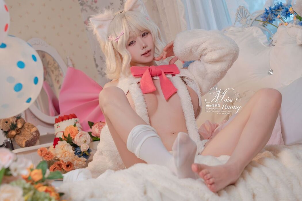 Coser@黏黏团子兔 – 02月作品『他的猫』 (76P – 1V)