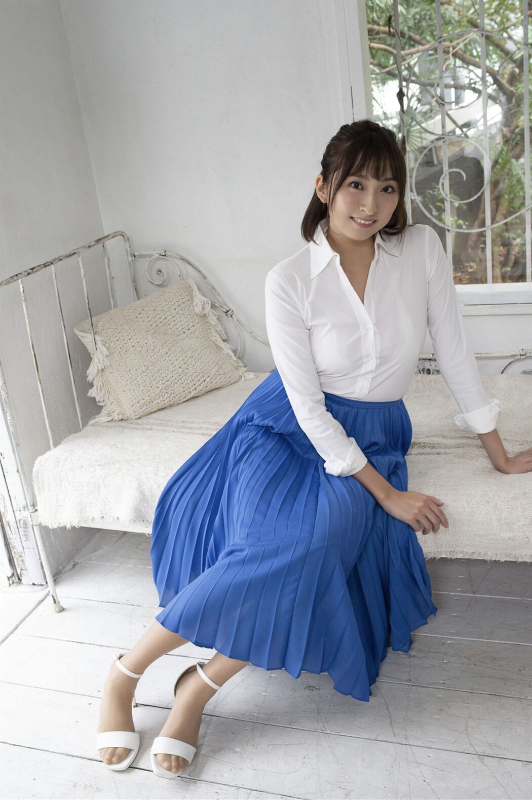 JP Saki Ogata 緒方咲 – 美脚の天使 (74P)
