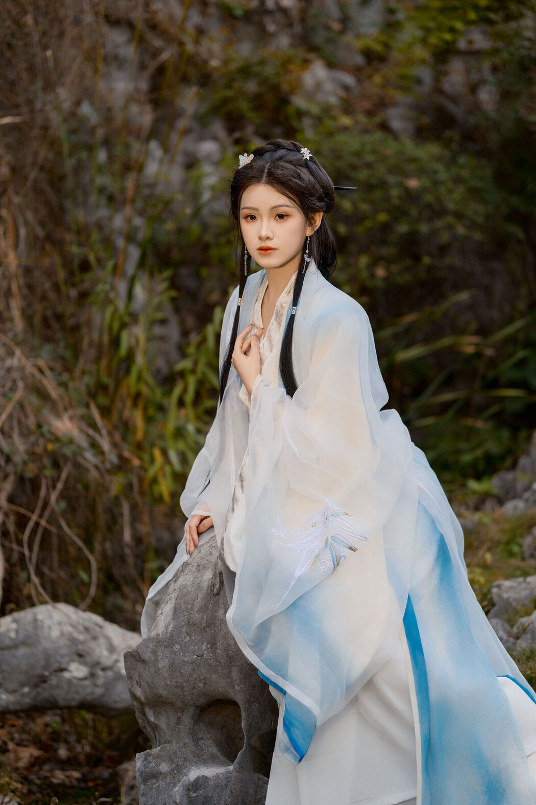 YiTuYu艺图语 Vol.8083 悦璃 (24P)