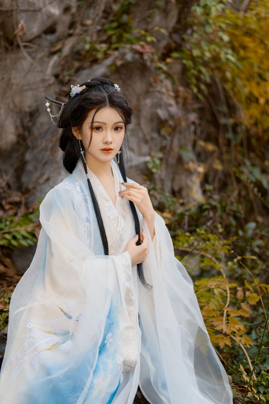 YiTuYu艺图语 Vol.8083 悦璃 (24P)