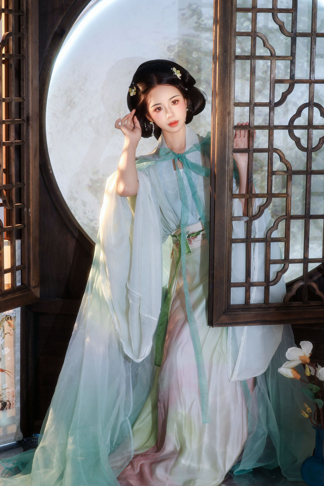 YiTuYu艺图语 Vol.8077 小杜同学 (30P)