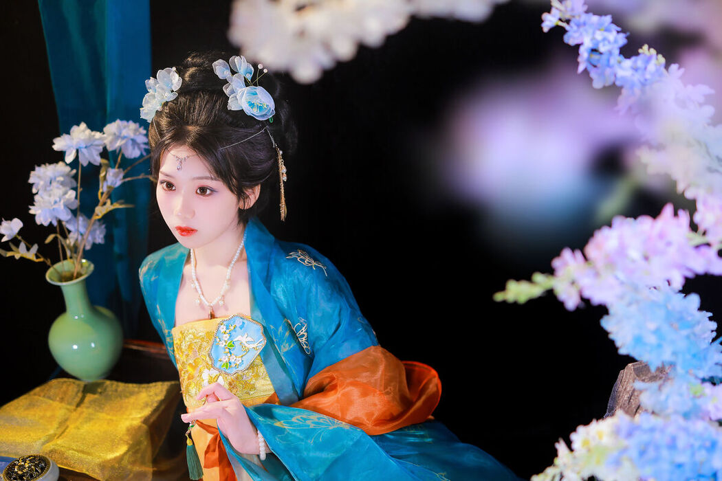 YiTuYu艺图语 Vol.8104 周周Ay (23P)