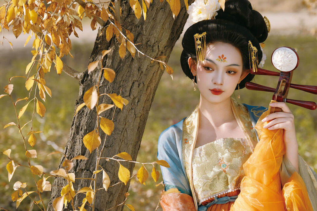 YiTuYu艺图语 Vol.8070 秋秋 (23P)