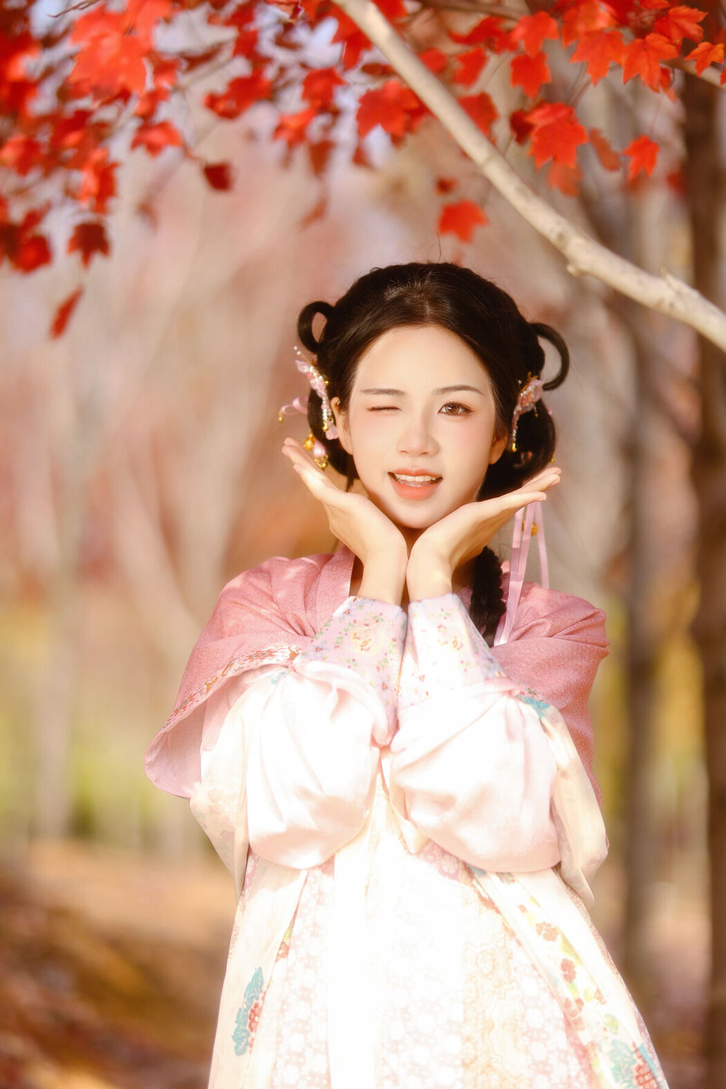 YiTuYu艺图语 Vol.8065 小杜同学 (26P)