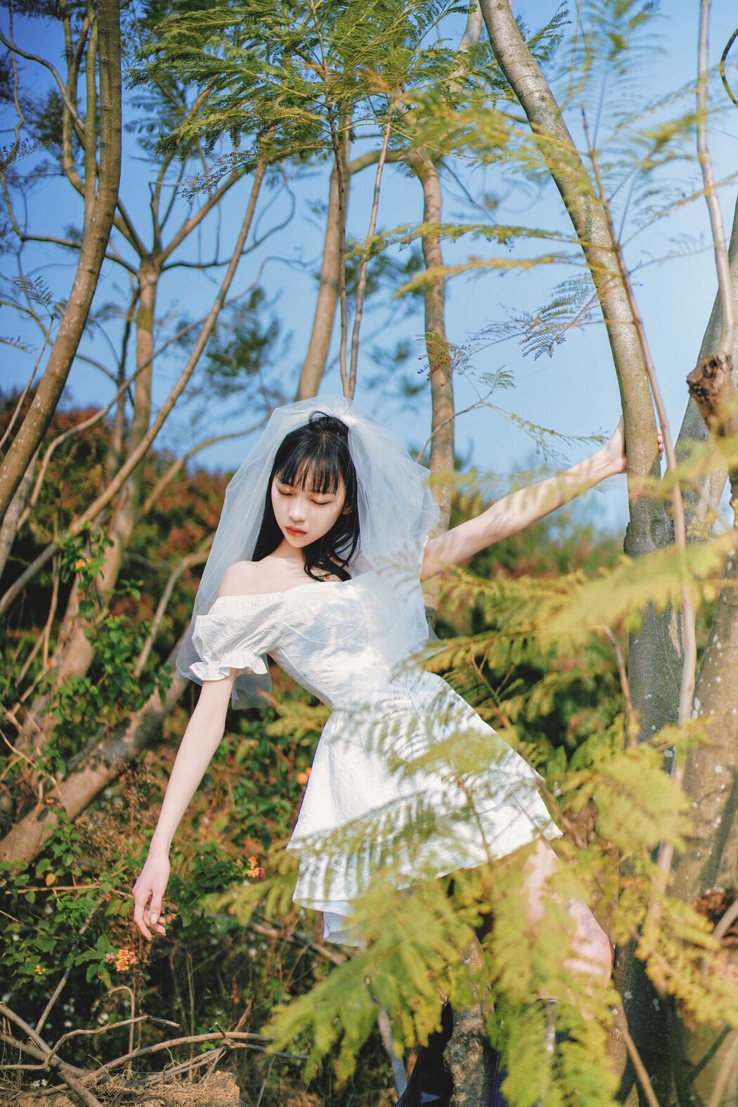 YiTuYu艺图语 Vol.8075 大何 (27P)