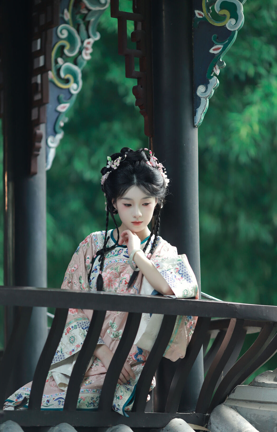 YiTuYu艺图语 Vol.8097 秋子梨 (22P)