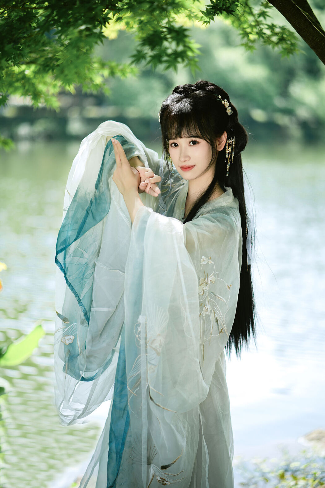 YiTuYu艺图语 Vol.8072 春娇 (23P)