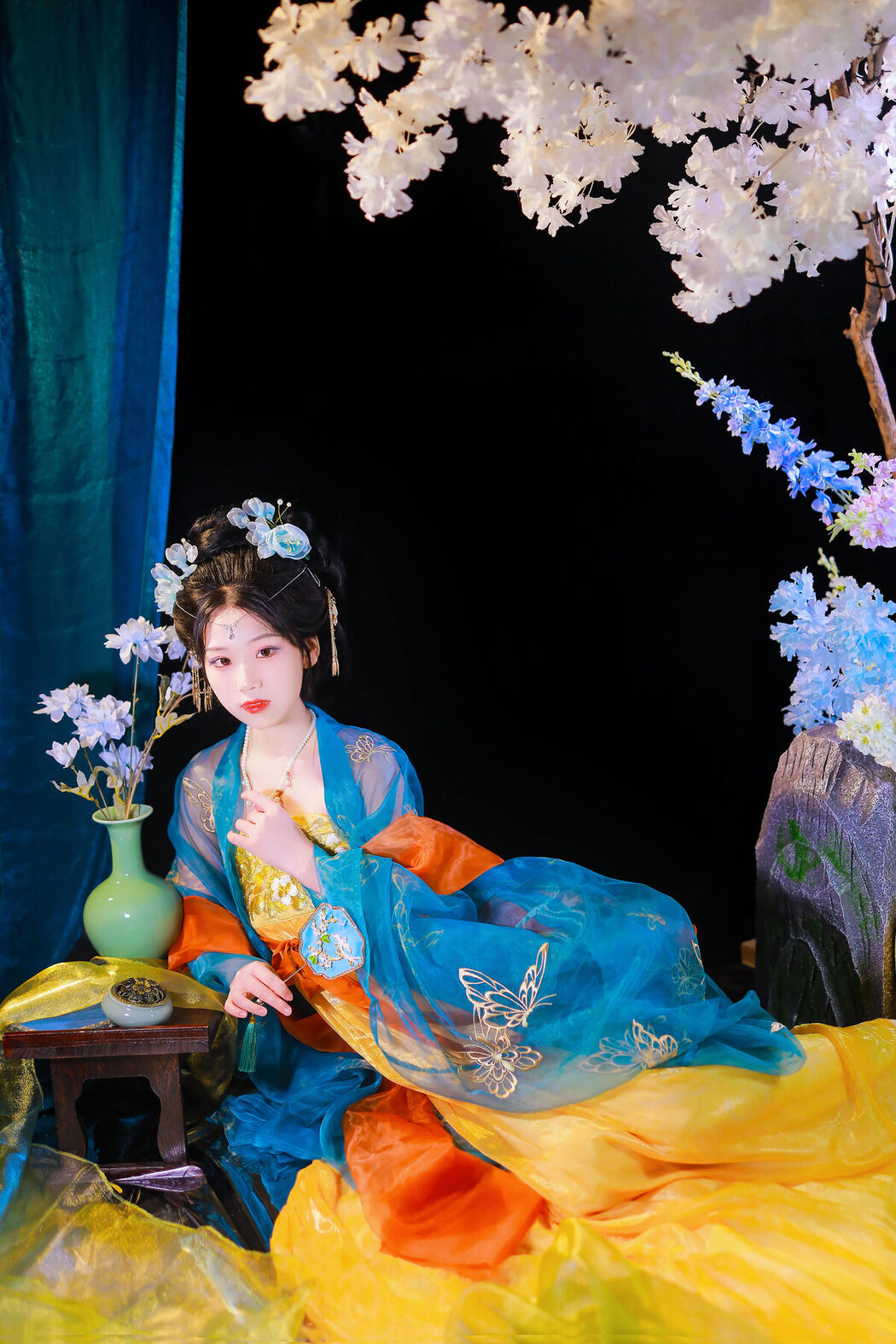 YiTuYu艺图语 Vol.8104 周周Ay (23P)