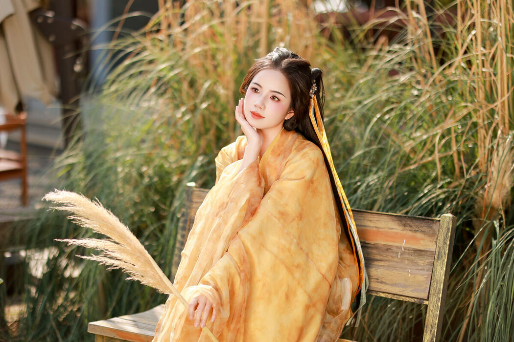 YiTuYu艺图语 Vol.8091 小杜同学 (23P)