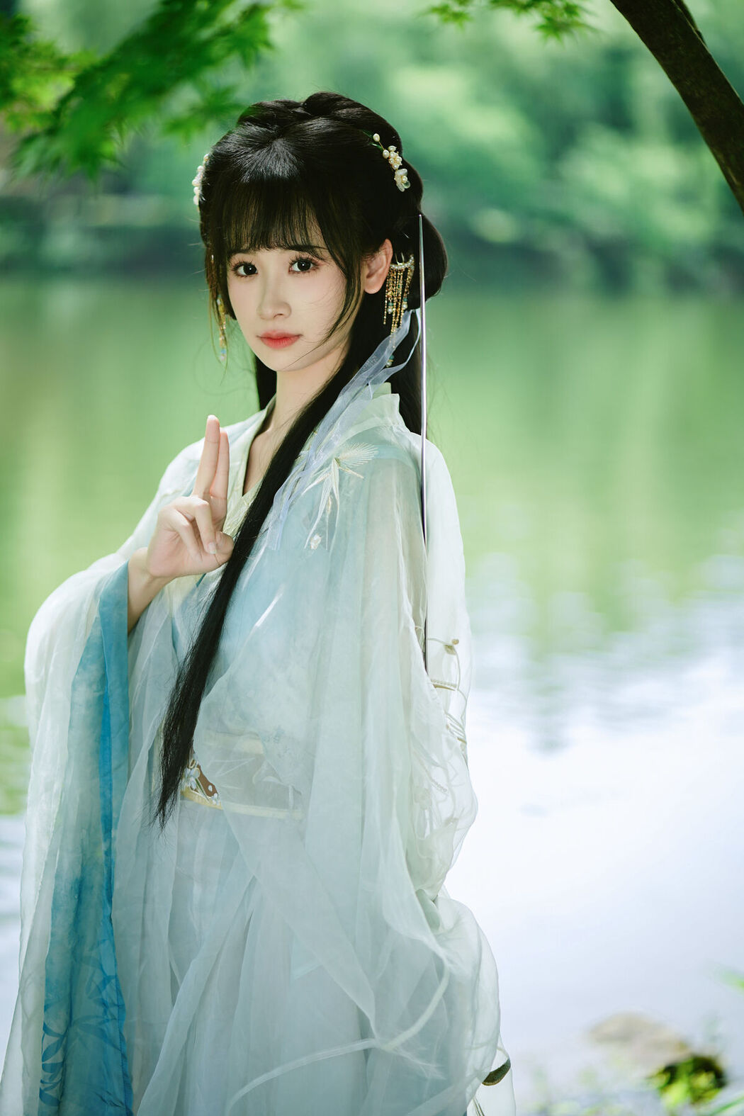 YiTuYu艺图语 Vol.8072 春娇 (23P)