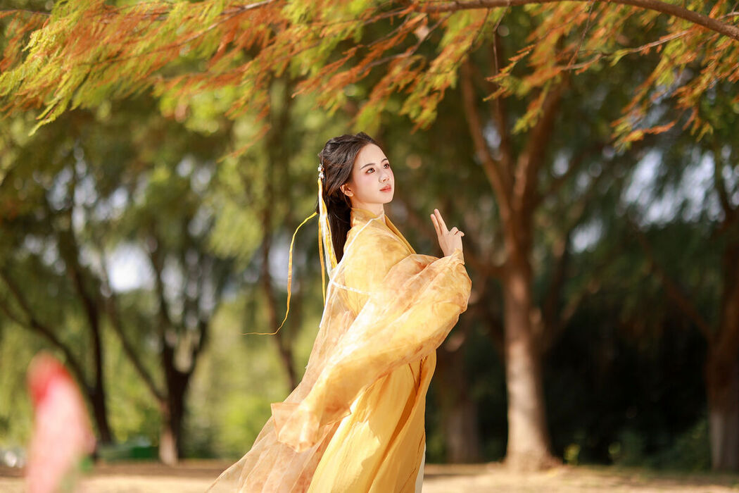 YiTuYu艺图语 Vol.8091 小杜同学 (23P)