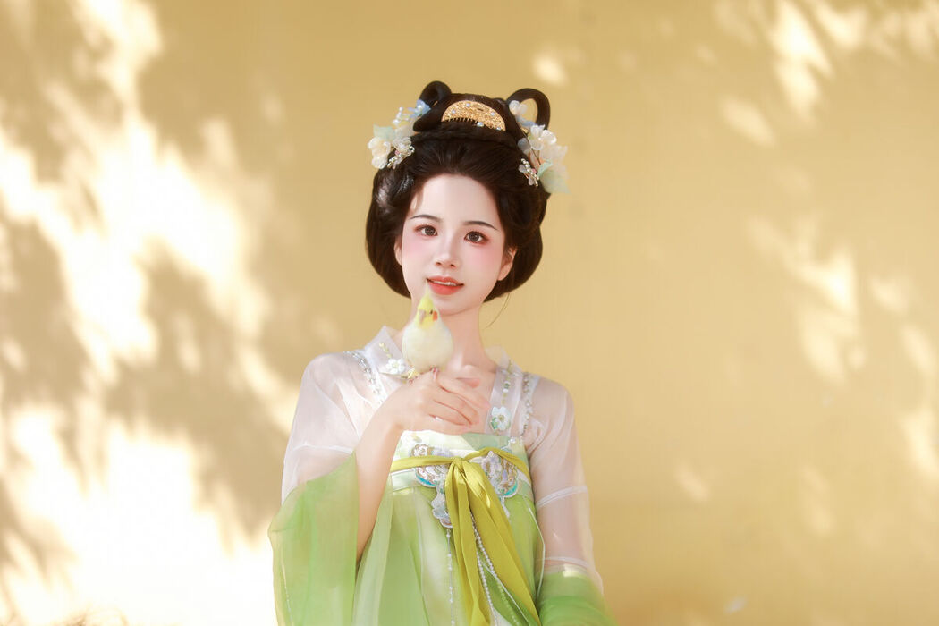 YiTuYu艺图语 Vol.8102 小杜同学 (27P)