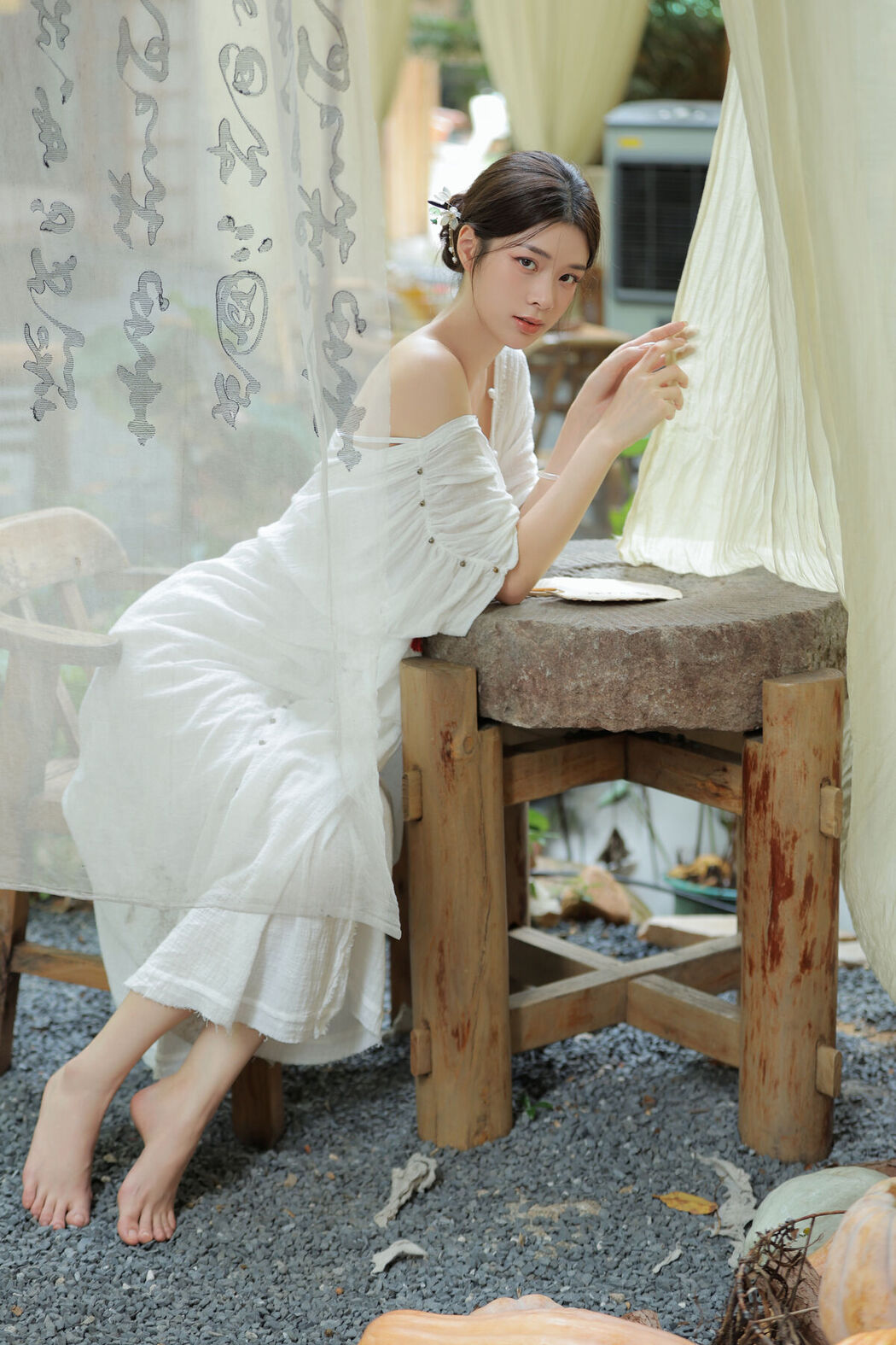 YiTuYu艺图语 Vol.8112 板板酱 (36P)