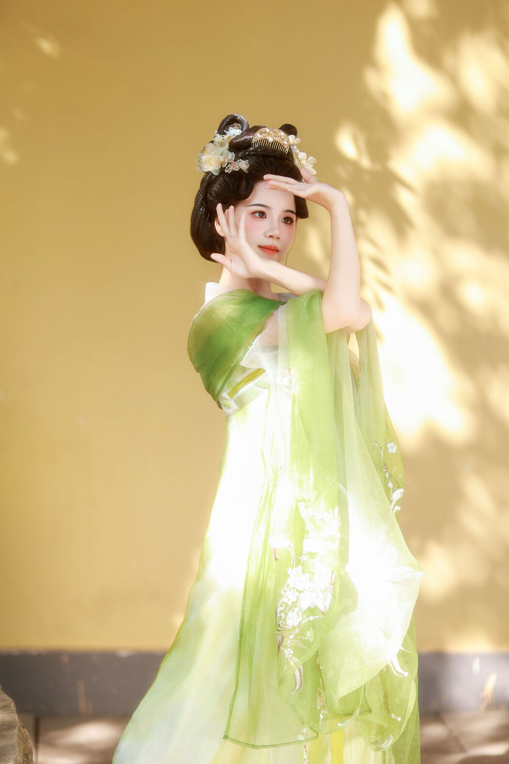 YiTuYu艺图语 Vol.8102 小杜同学 (27P)
