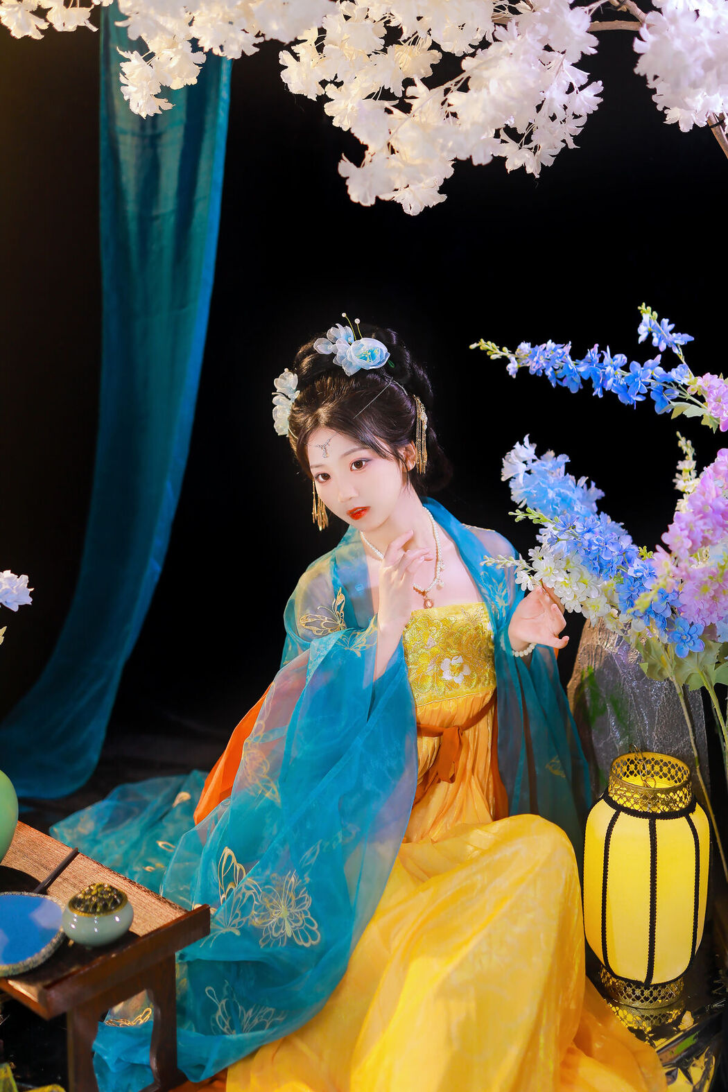 YiTuYu艺图语 Vol.8104 周周Ay (23P)