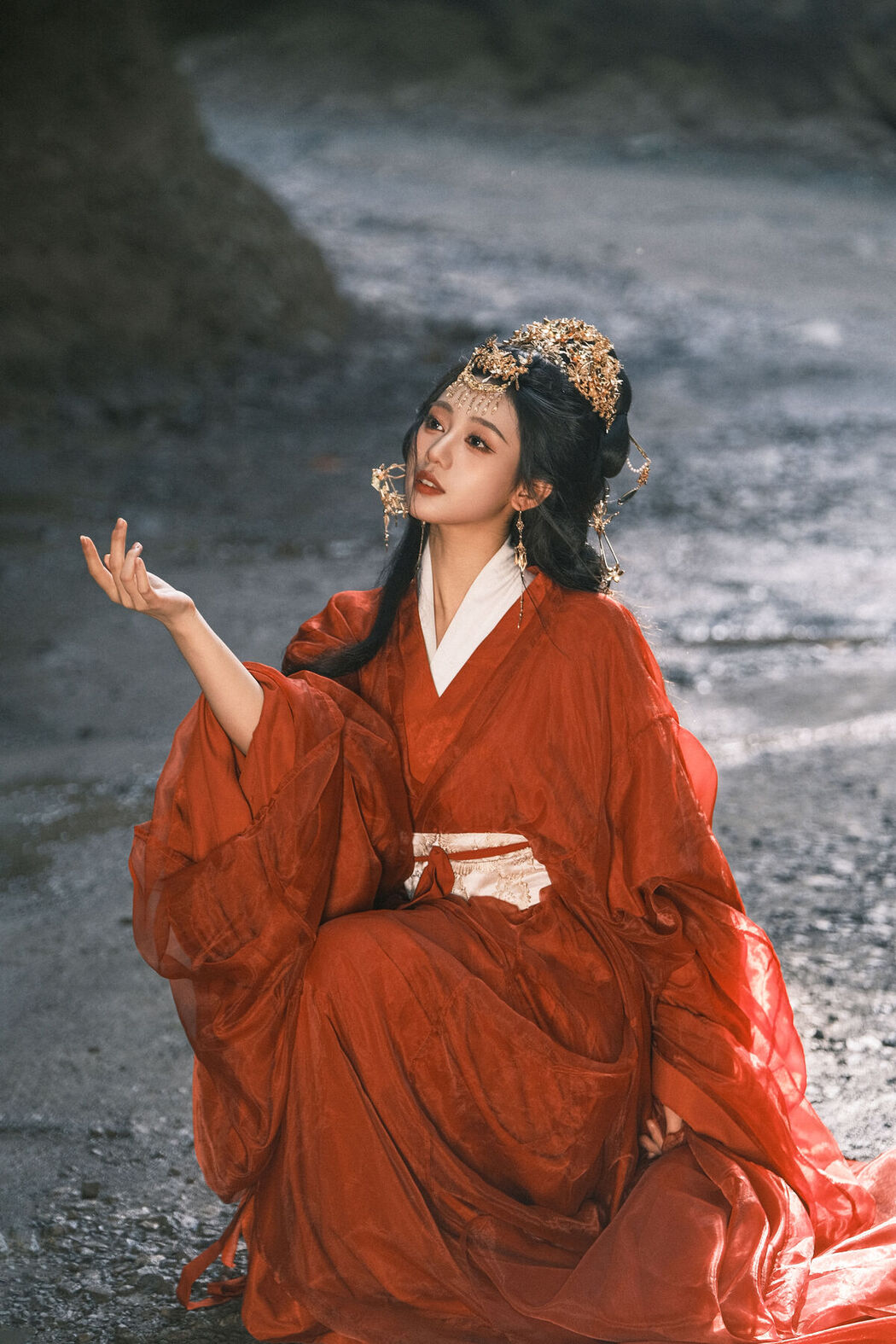 YiTuYu艺图语 Vol.8122 七七 (23P)