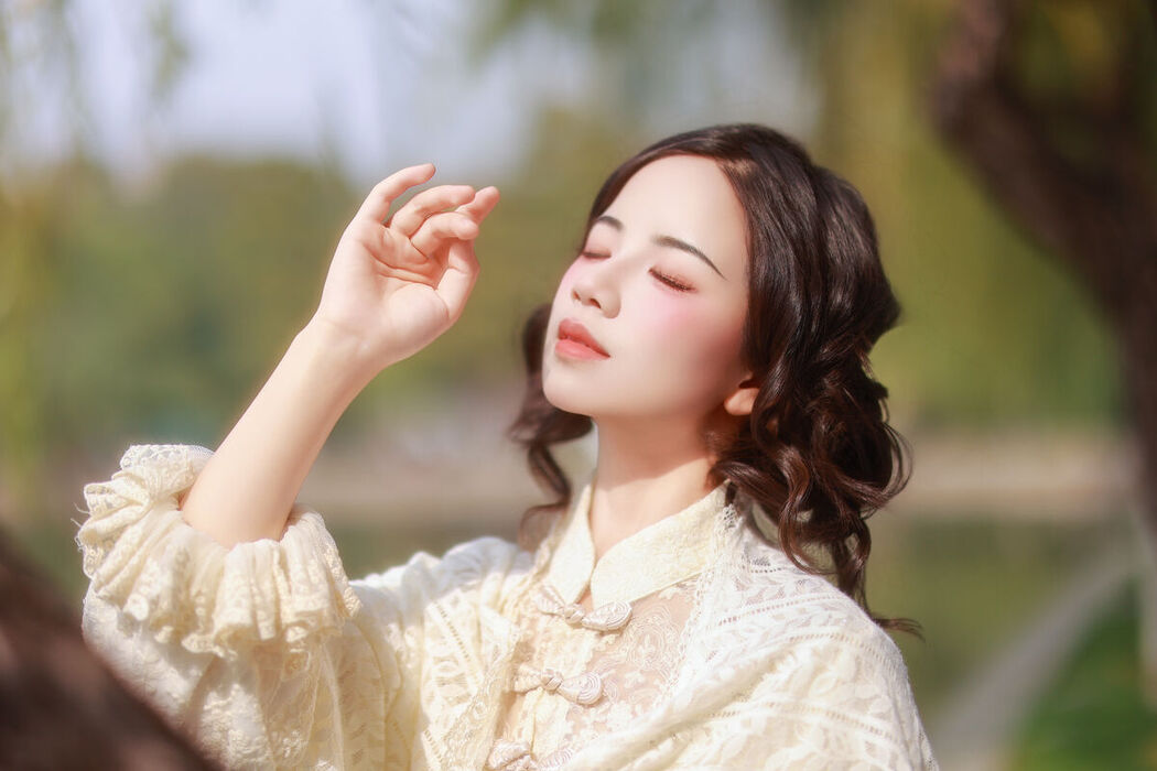 YiTuYu艺图语 Vol.8071 小杜同学 (22P)