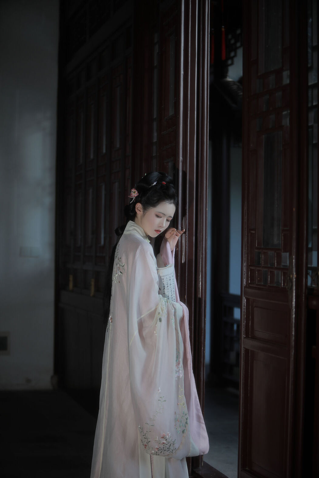 YiTuYu艺图语 Vol.8078 一枝眠眠 (21P)