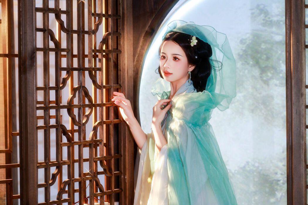 YiTuYu艺图语 Vol.8077 小杜同学 (30P)