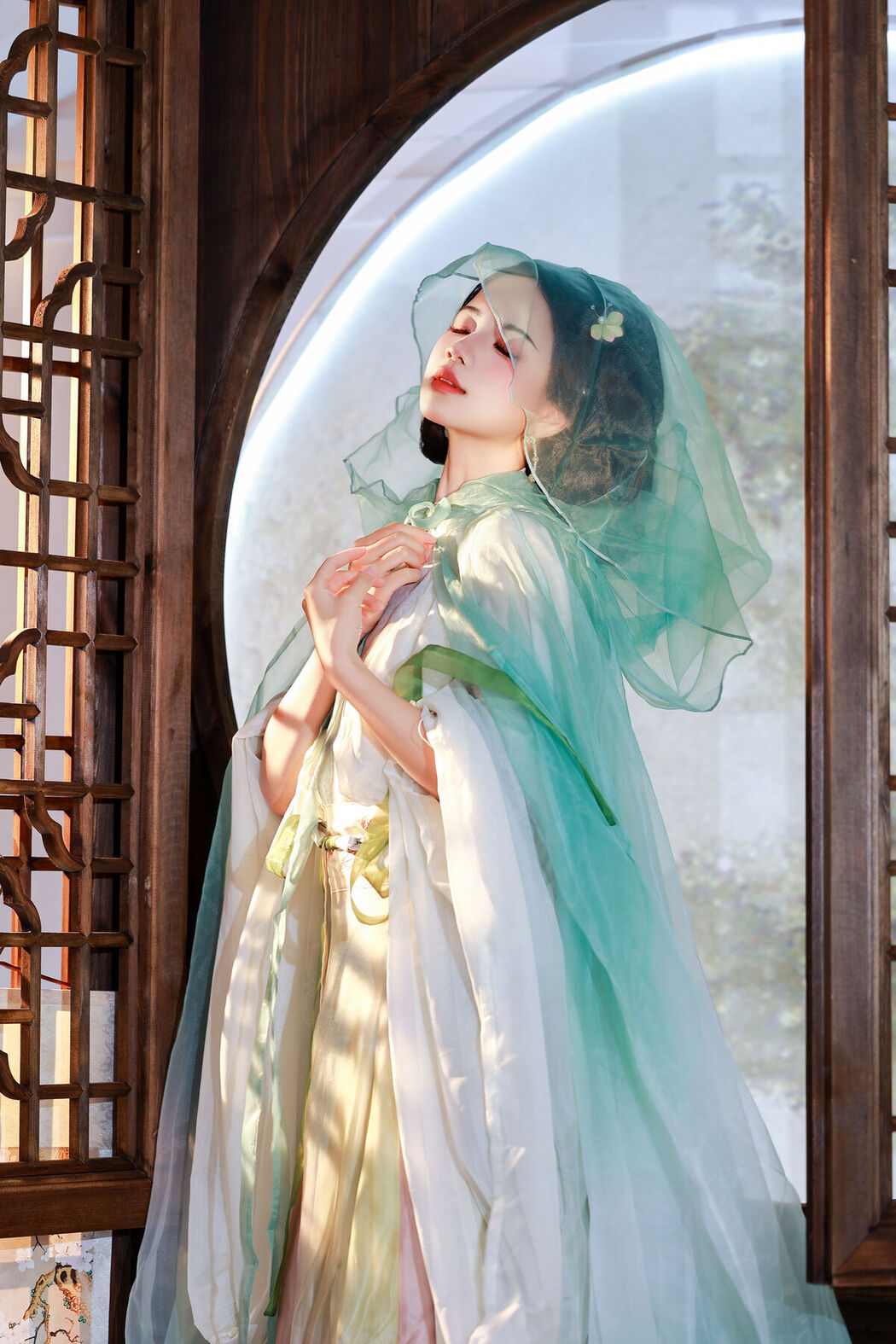 YiTuYu艺图语 Vol.8077 小杜同学 (30P)