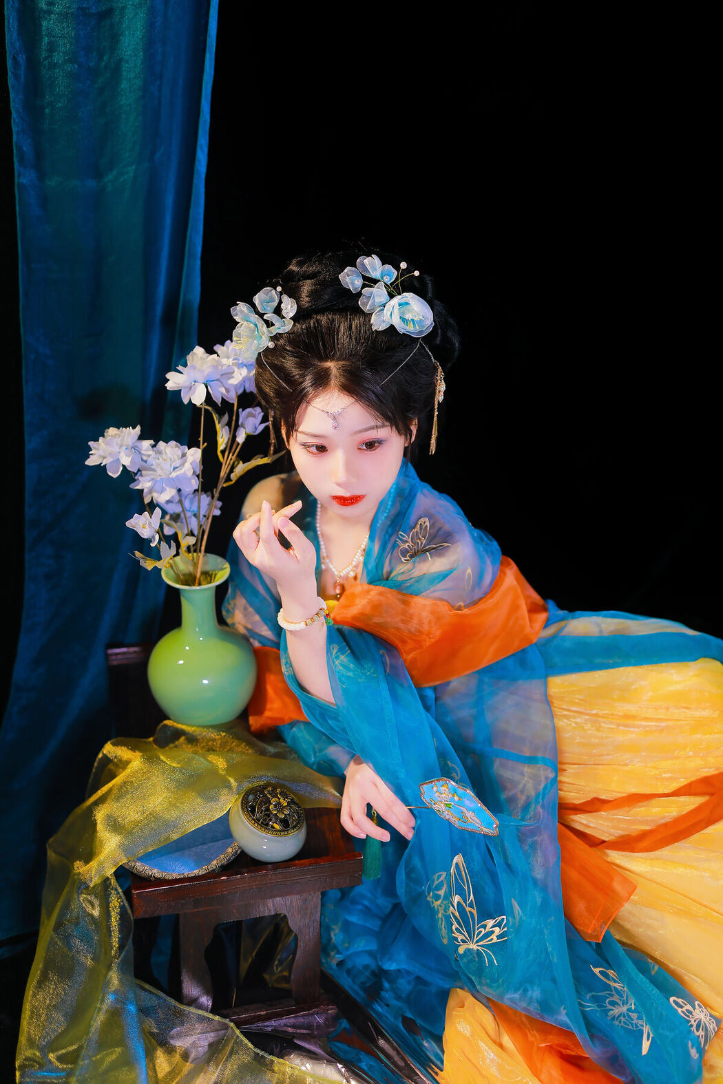 YiTuYu艺图语 Vol.8104 周周Ay (23P)