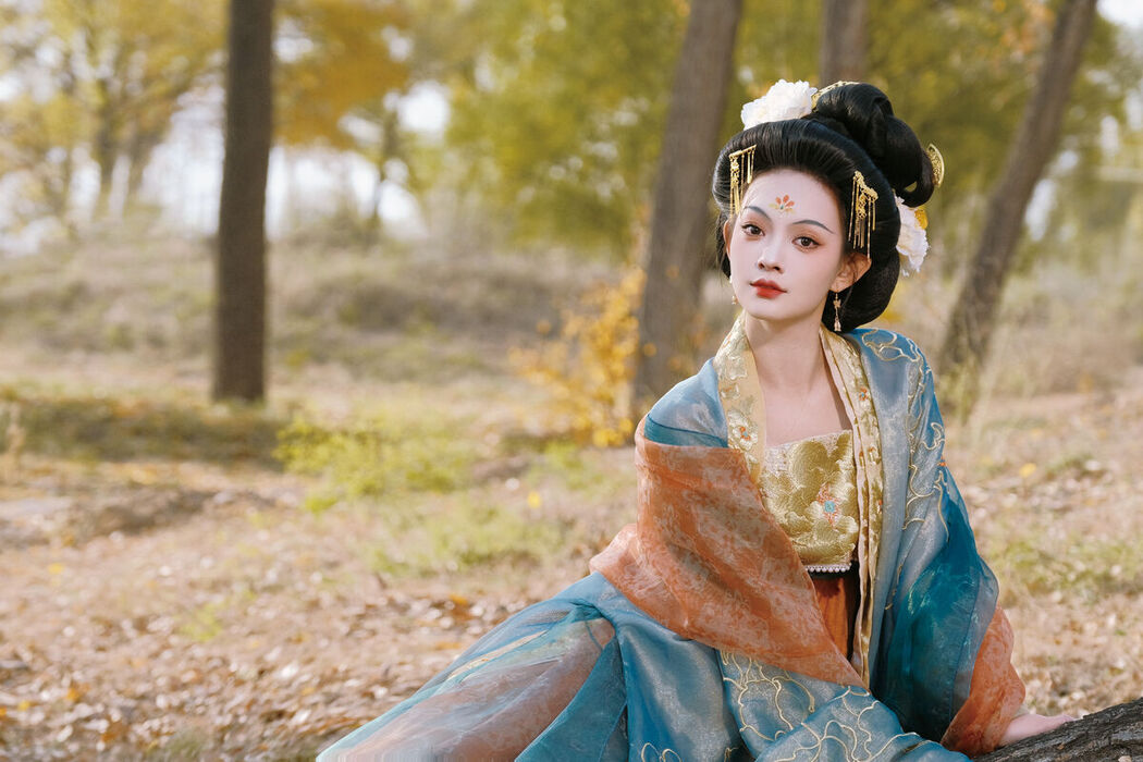 YiTuYu艺图语 Vol.8070 秋秋 (23P)